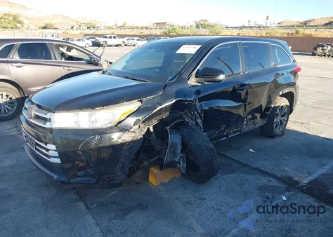 2018 Toyota Highlander Le z USA, uszkodzony, nr VIN 5TDZZRFH1JS265409
